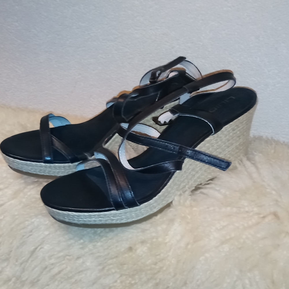 Black color women sandal, Size 9